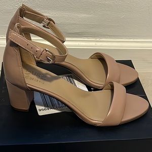 Naturalizer Vera Leather Sandal, New